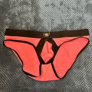 Silk men’s bikini brief.